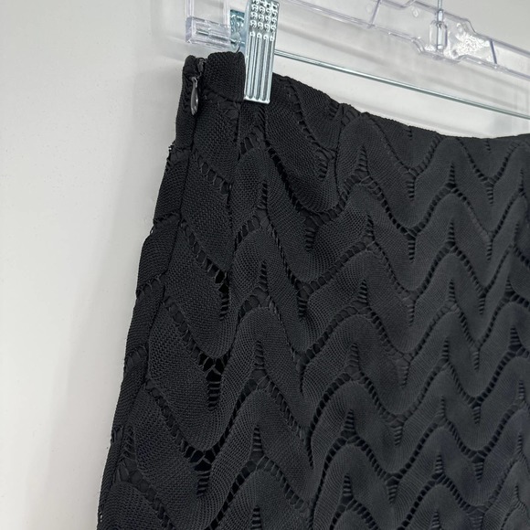 Diane von Furstenberg Elley Mini Skirt Wave Lace Lined Front Pocket Black Size 4 - Picture 4 of 7